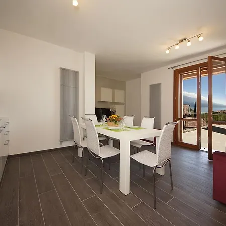 Les Maisons - Ruculi Hospitality Apartamento Tignale