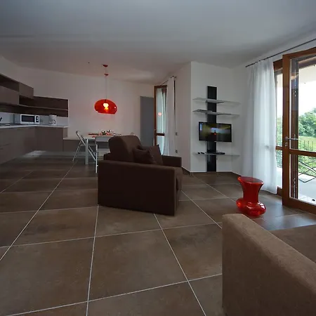Les Maisons - Ruculi Hospitality
