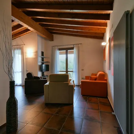 Les Maisons - Ruculi Hospitality Tignale
